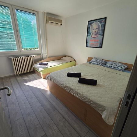 City Center Apt Wfree P Скопье Экстерьер фото