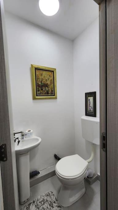 City Center Apt Wfree P Скопье Экстерьер фото