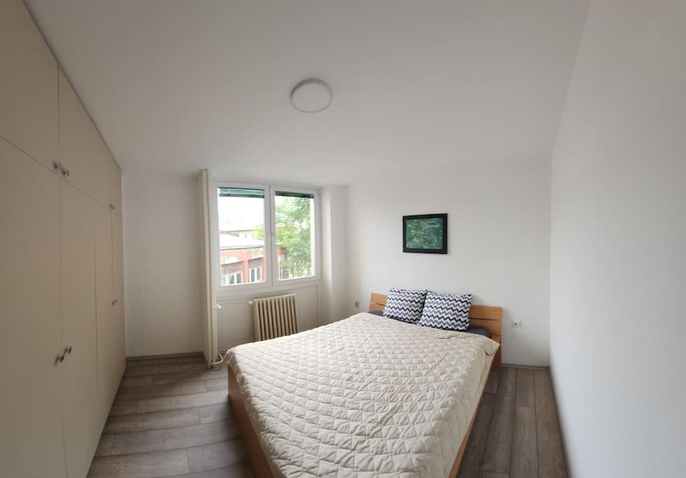 City Center Apt Wfree P Скопье Экстерьер фото