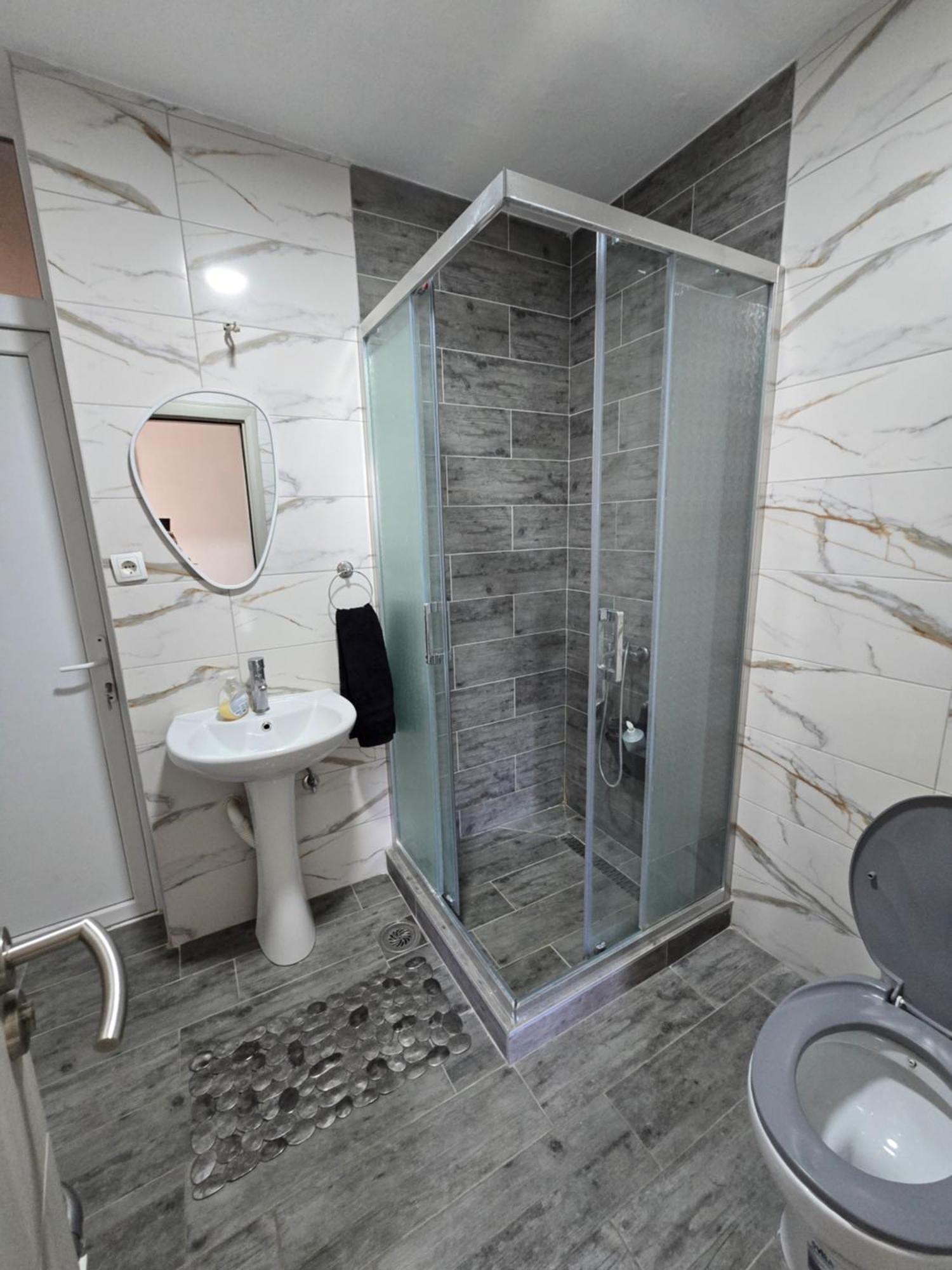 City Center Apt Wfree P Скопье Экстерьер фото